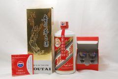 マオタイ 貴州茅台酒 kweichow MOUTAI 中国酒 500ml 43% 箱/グラス付き